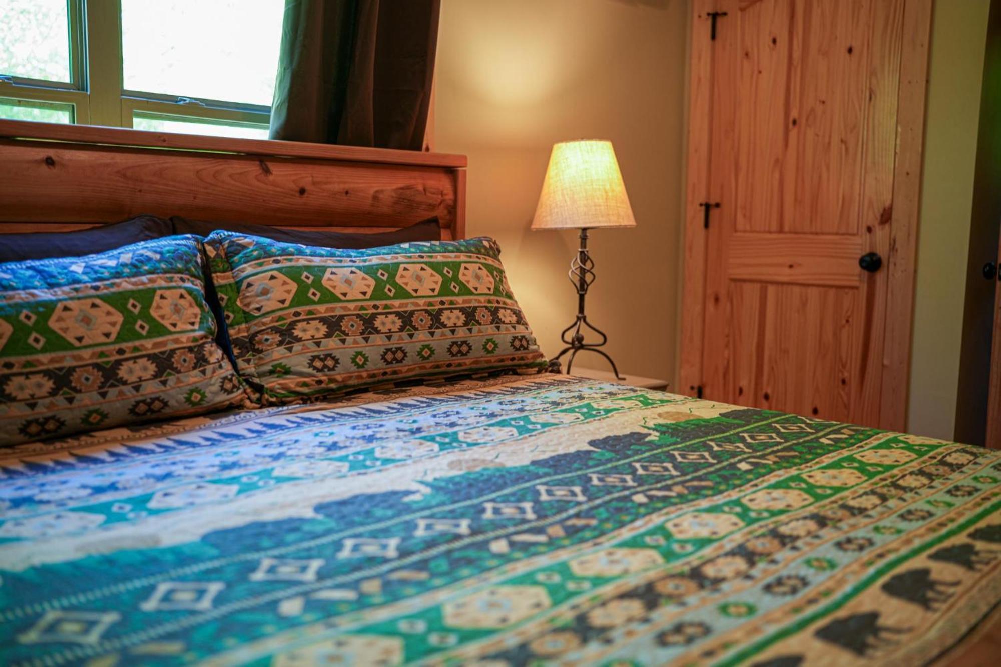 New Listing! Wine Country Retreat - 2 Bed, Hot Tub Villa ดาห์ลอนีกา ภายนอก รูปภาพ